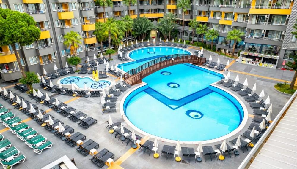 Senza Grand Santana Hotel