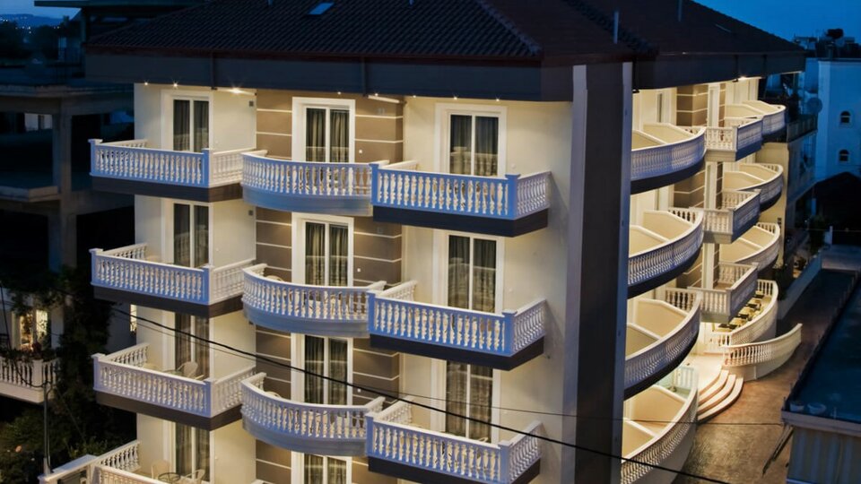 RG Status Hotel