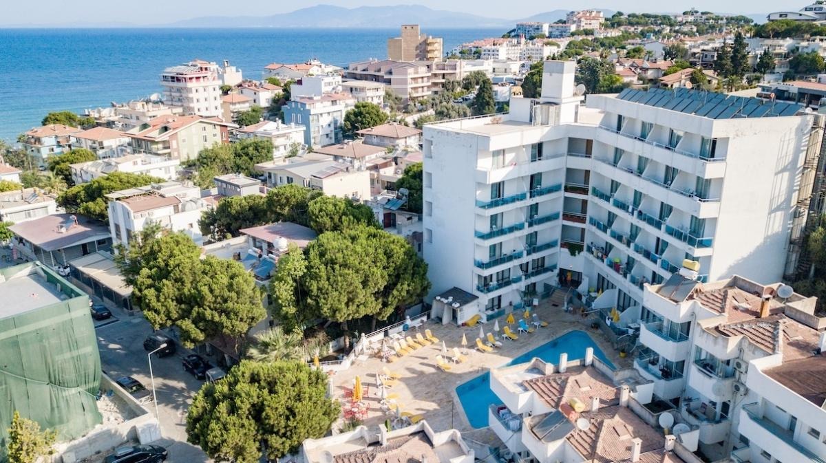 Ponz Hotel