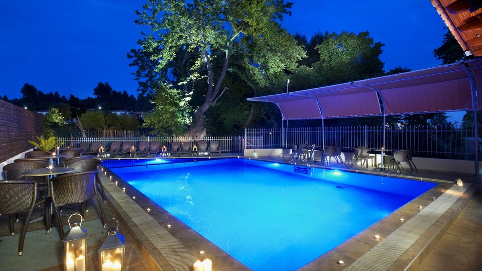 Hotel 4 You Hotel and Apartments