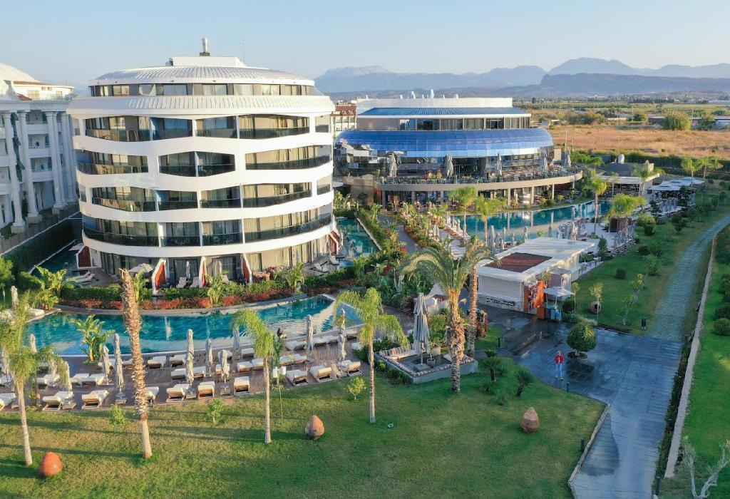 Liu Resorts