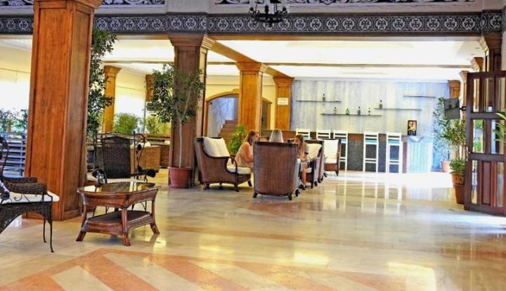 Hotel Tiana Beach