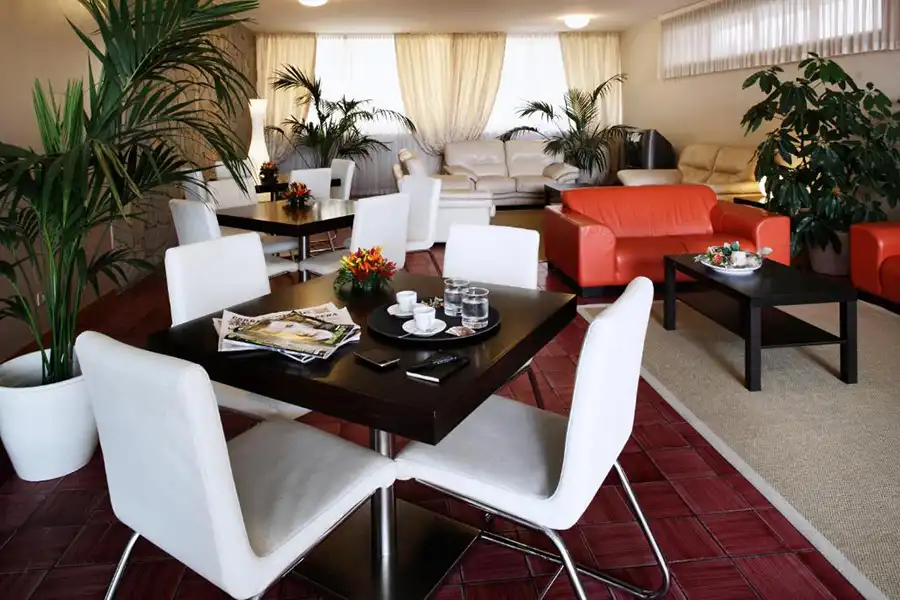 Hotel Airone