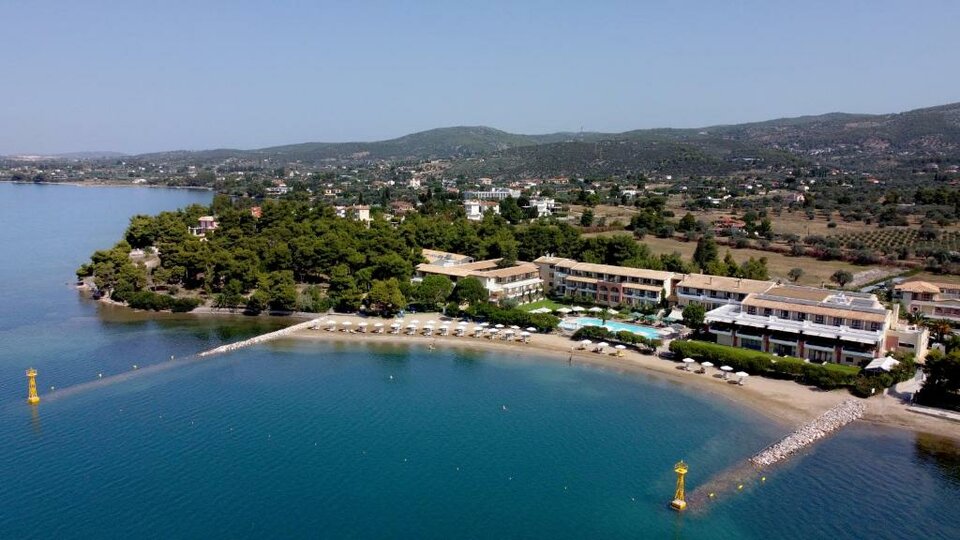 Negroponte Resort