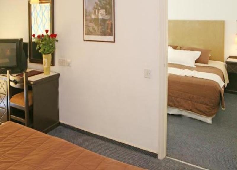 Navarria Hotel