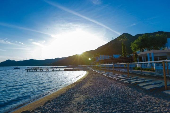 Hotel Fortezza Beach Resort