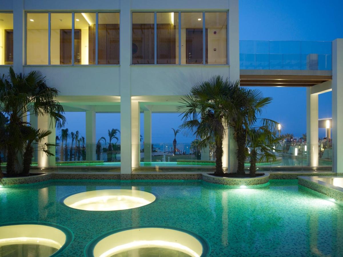 Sunrise Pearl Hotel & Spa