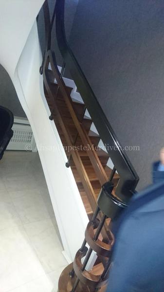 Siyah küpeşte ahşap basamak modern merdiven 2018 — Can Mobilya Dekorasyon İstanbul