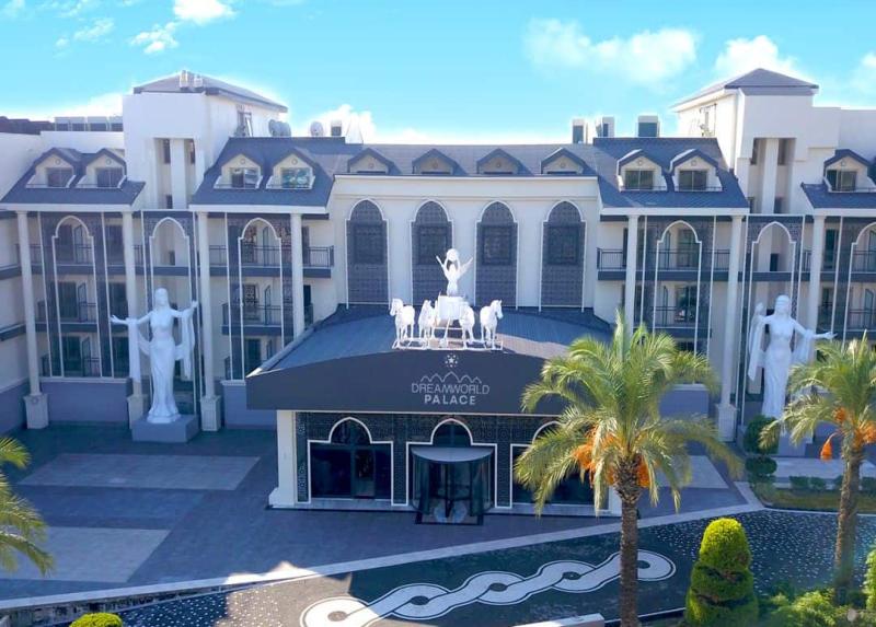 Dream World Palace Hotel
