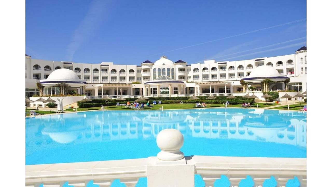Golden Tulip Taj Sultan Hotel