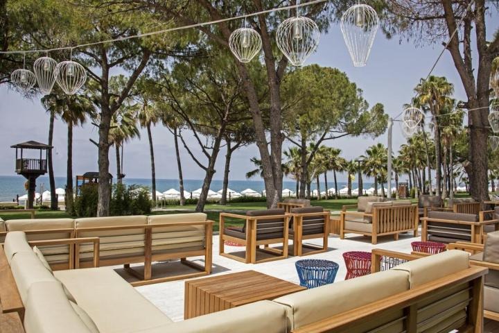 Acanthus & Cennet Barut Collection