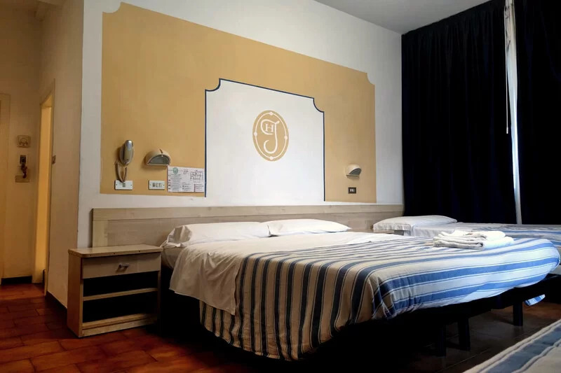 New Jolie Hotel