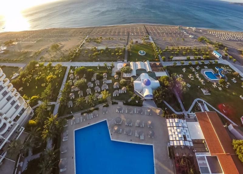 Pegasos Deluxe Beach Hotel