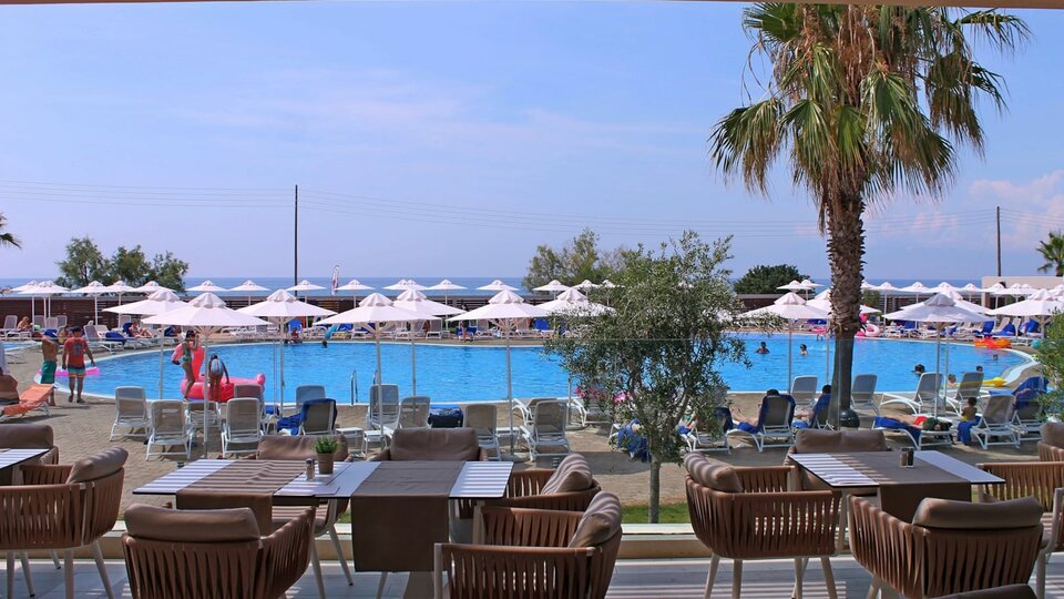 Almyros Beach Resort & SPA