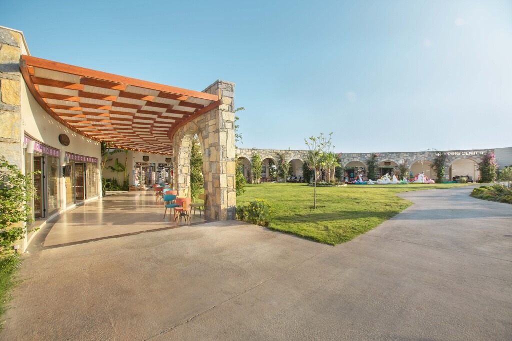 Aquasis De Luxe Resort & Spa