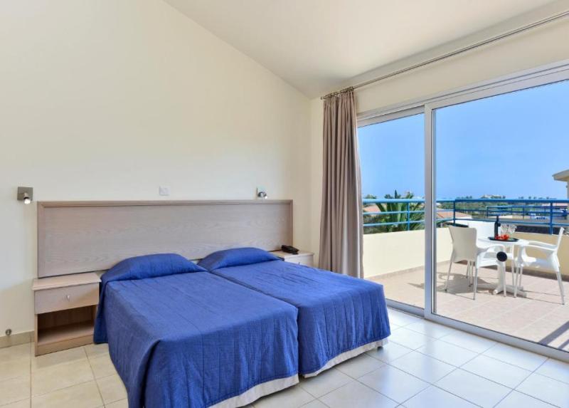 Makronisos Holiday Village Hotel
