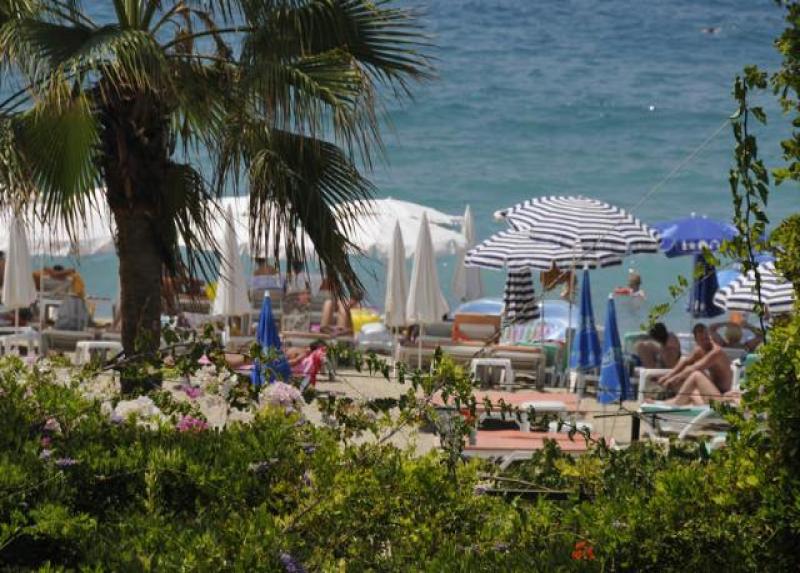 Azak Hotel