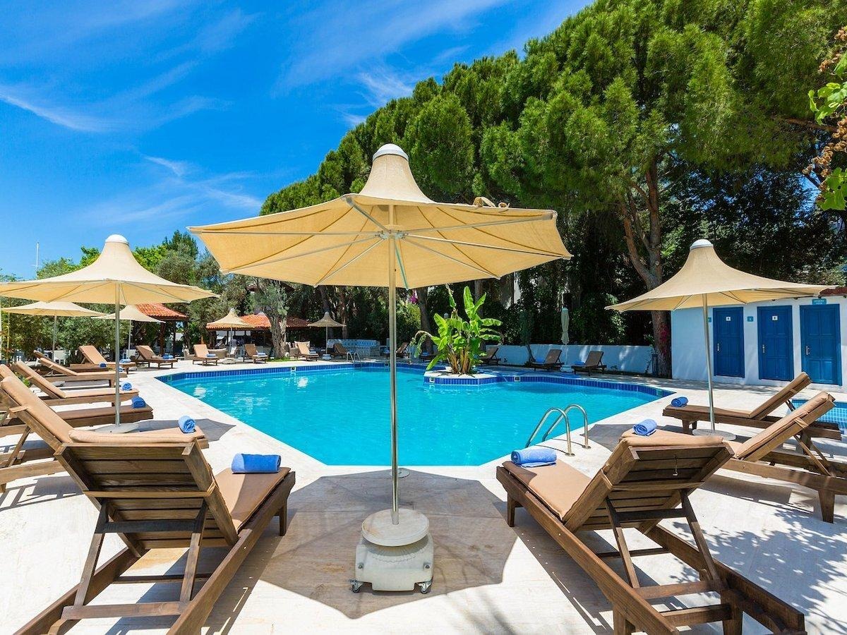 Rusus Garden Marina Hotel