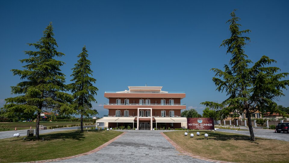 Hotel Mythic Summer