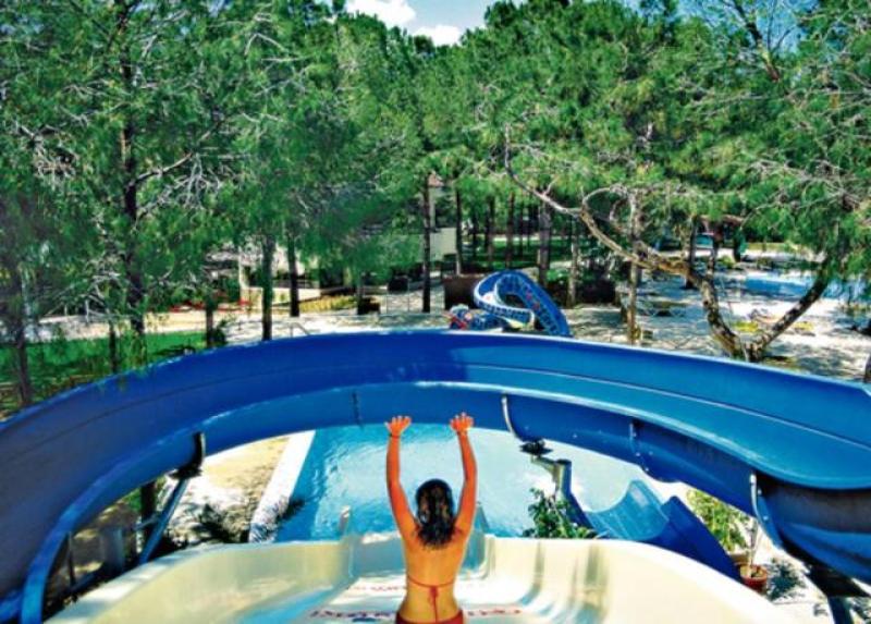 Champion Holiday Village Hotel