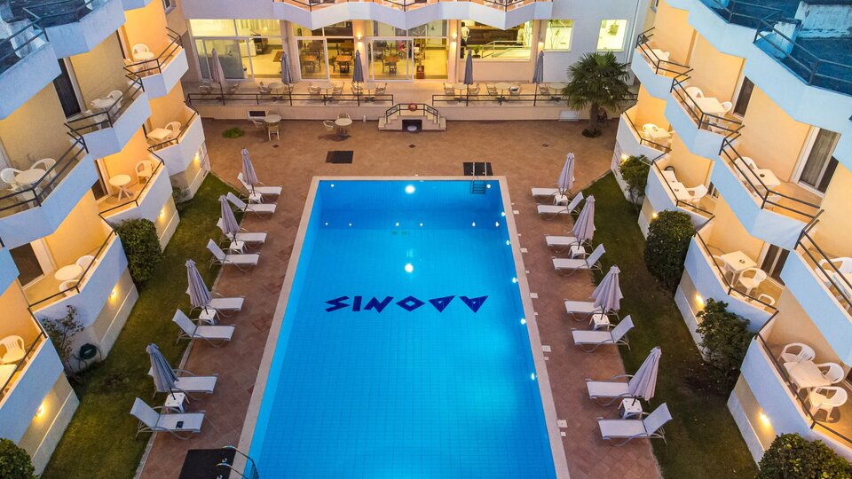 Adonis Mitikas 