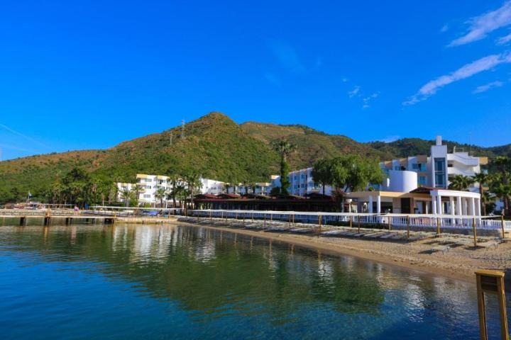 Hotel Fortezza Beach Resort