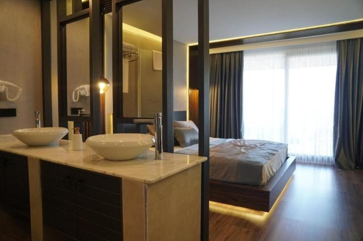 Adora Calma Beach Hotel