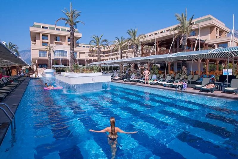 Crystal De Luxe Resort & Spa Hotel