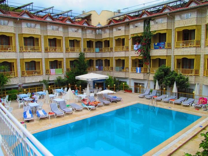 Mr Crane Hotel