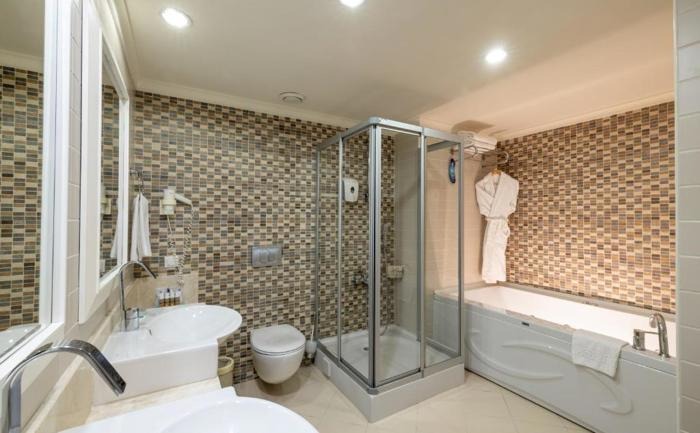 Hotel Crystal Deluxe Comfort Collection