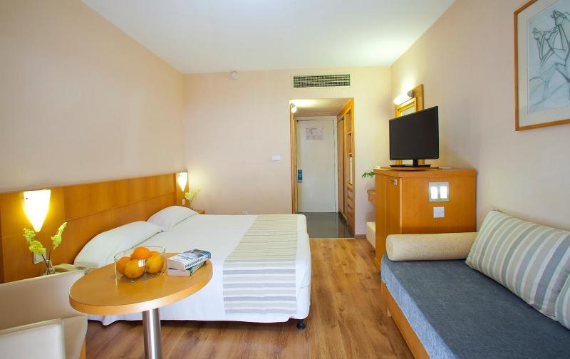 Hotel Louis Phaethon Beach