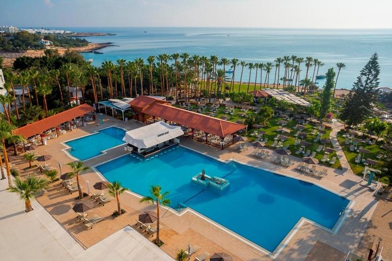Cavo Maris Hotel