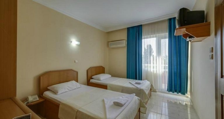 Grand Nett Hotel
