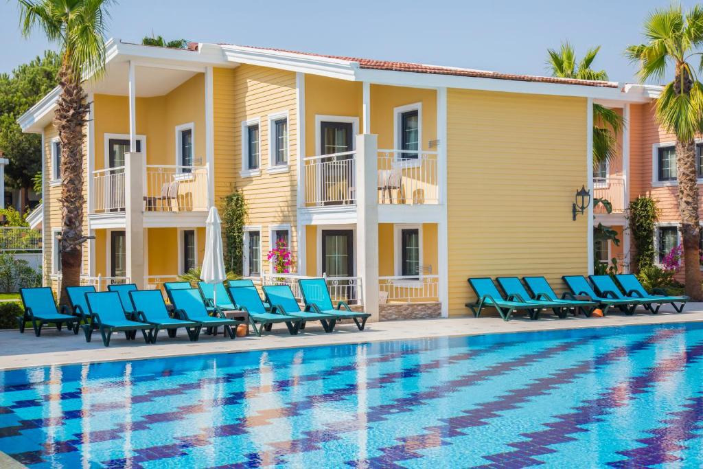 Hotel Crystal World of Colours Comfort Collection