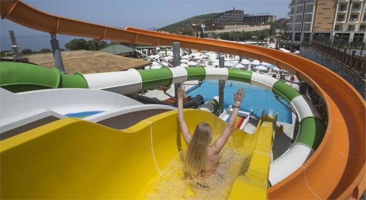 Ramada Resort By Wyndham Kusadasi & Golf