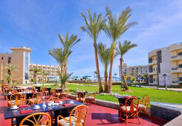 Hotelux Marina Beach Resort