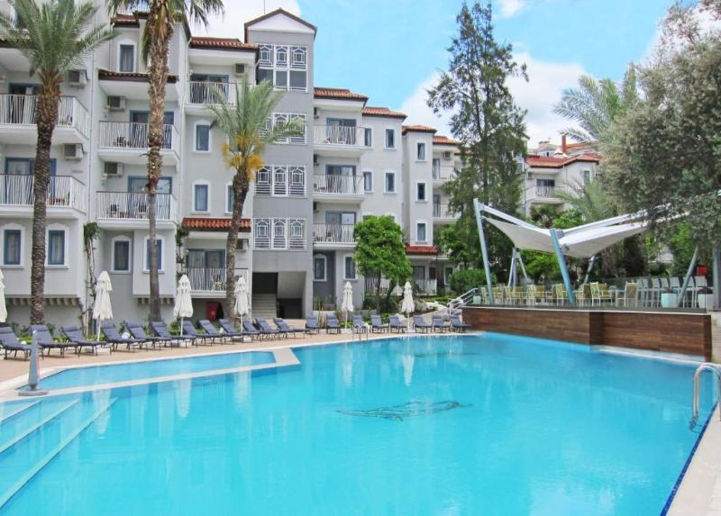 Paloma Marina Suites Hotel