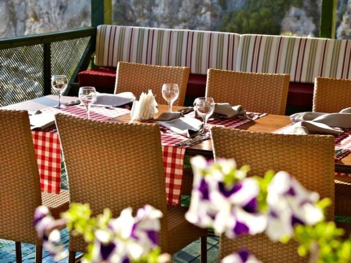 Ladonia Hotels Adakule