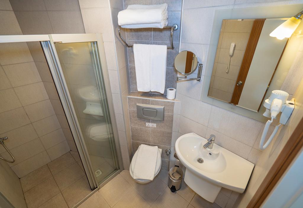 Kleopatra Celine Hotel