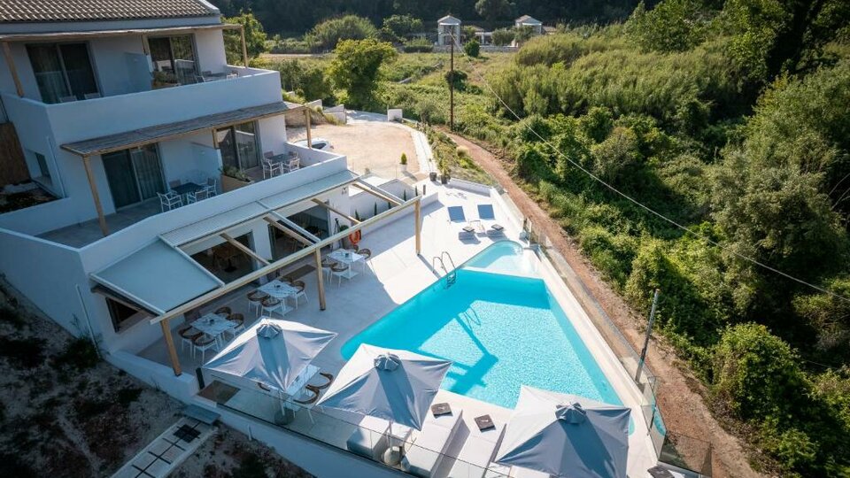 Alboro Seaside Suites 