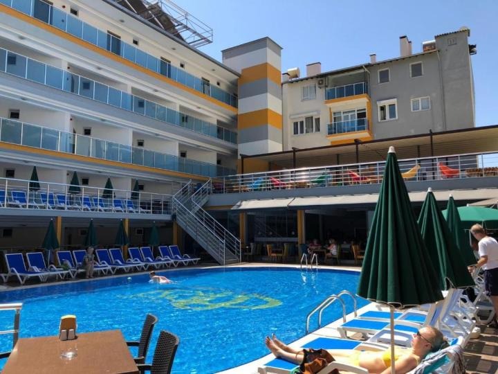 Arsi Enfi City Beach