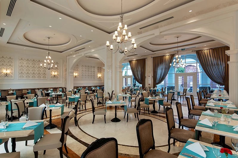 Titanic Deluxe Golf Hotel