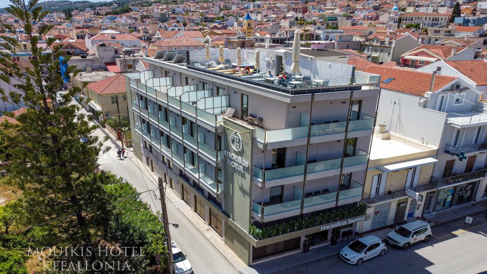 Mouikis Hotel