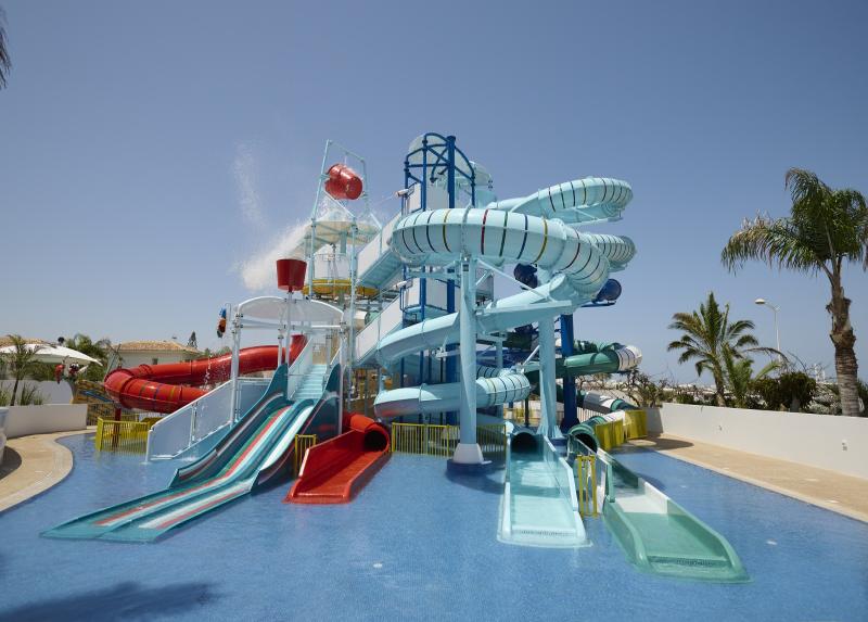 Sunrise Oasis & Waterpark Hotel