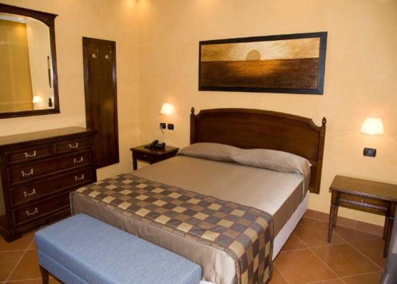 Artemis Hotel