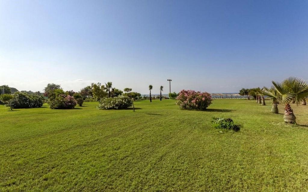 Glamour Resort & Spa