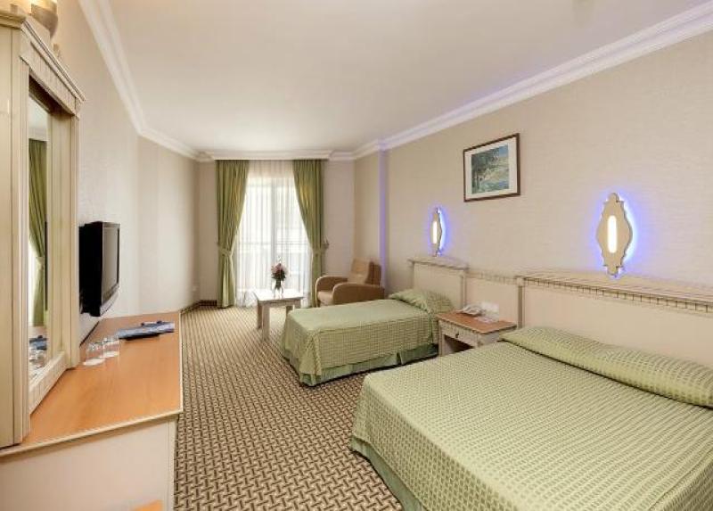 Holiday Park Resort Hotel
