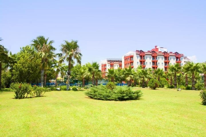 Royal Atlantis Beach