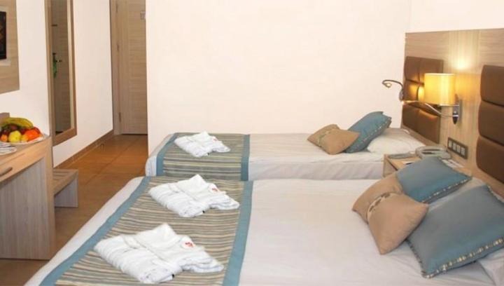 Palmeras Beach Hotel