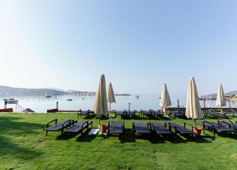 Costa Luvi Hotel